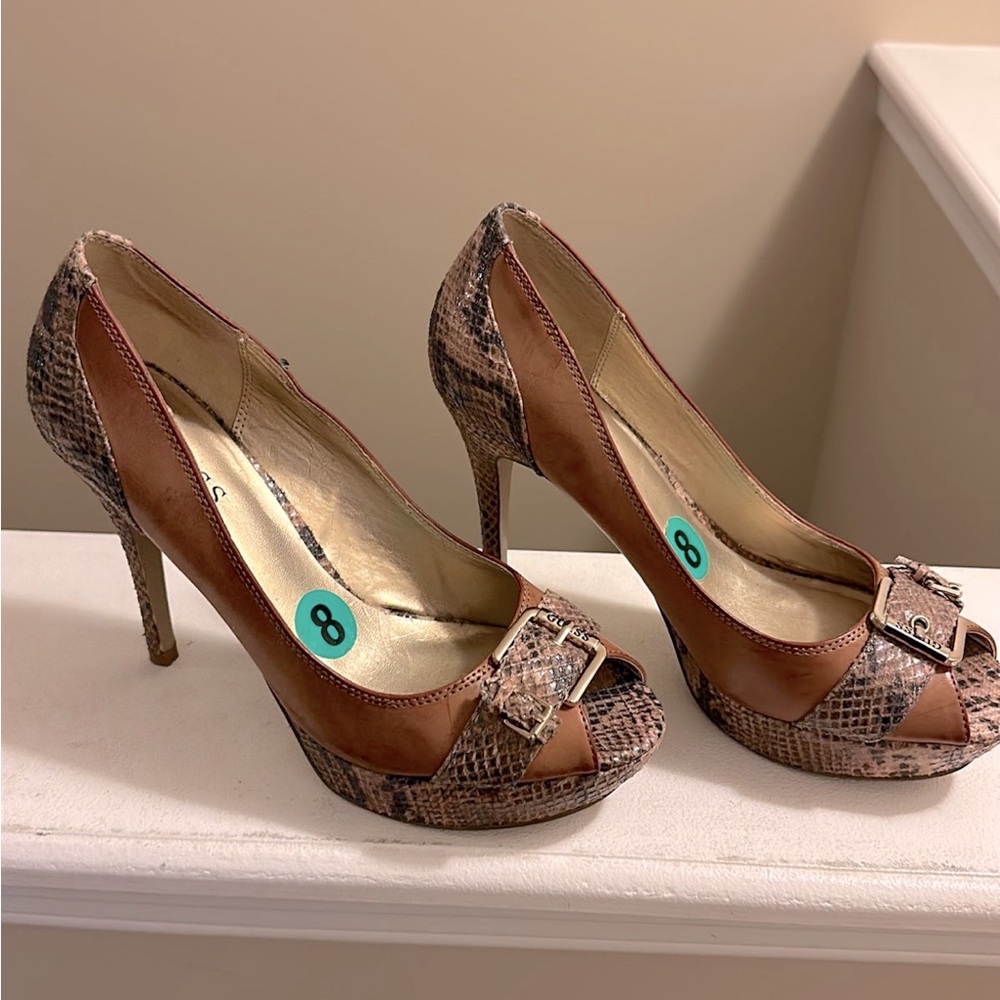 Guess woman peep toe high heel size 8